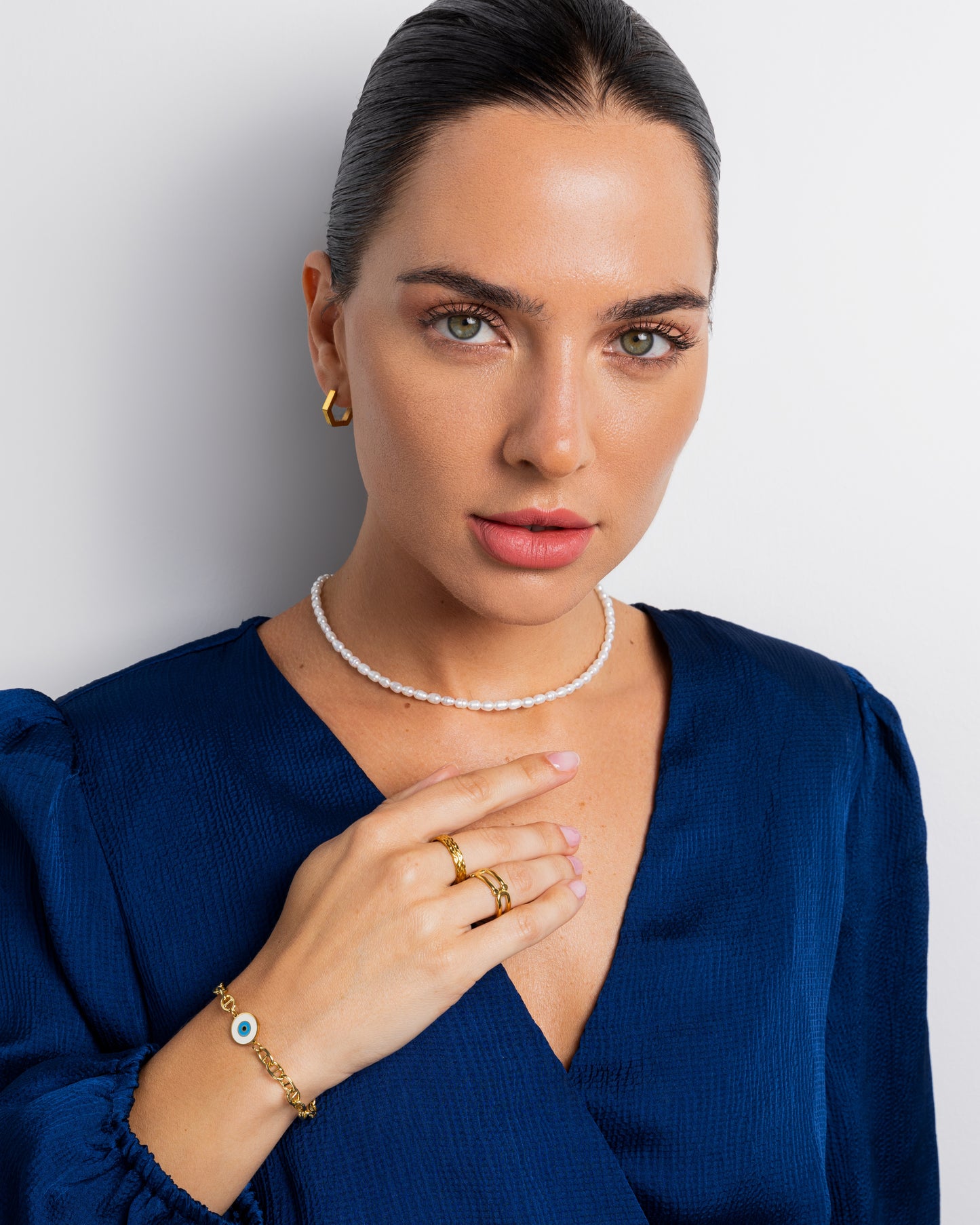 Exquisitely Elegant and Attractive Cultured Pearl Necklace