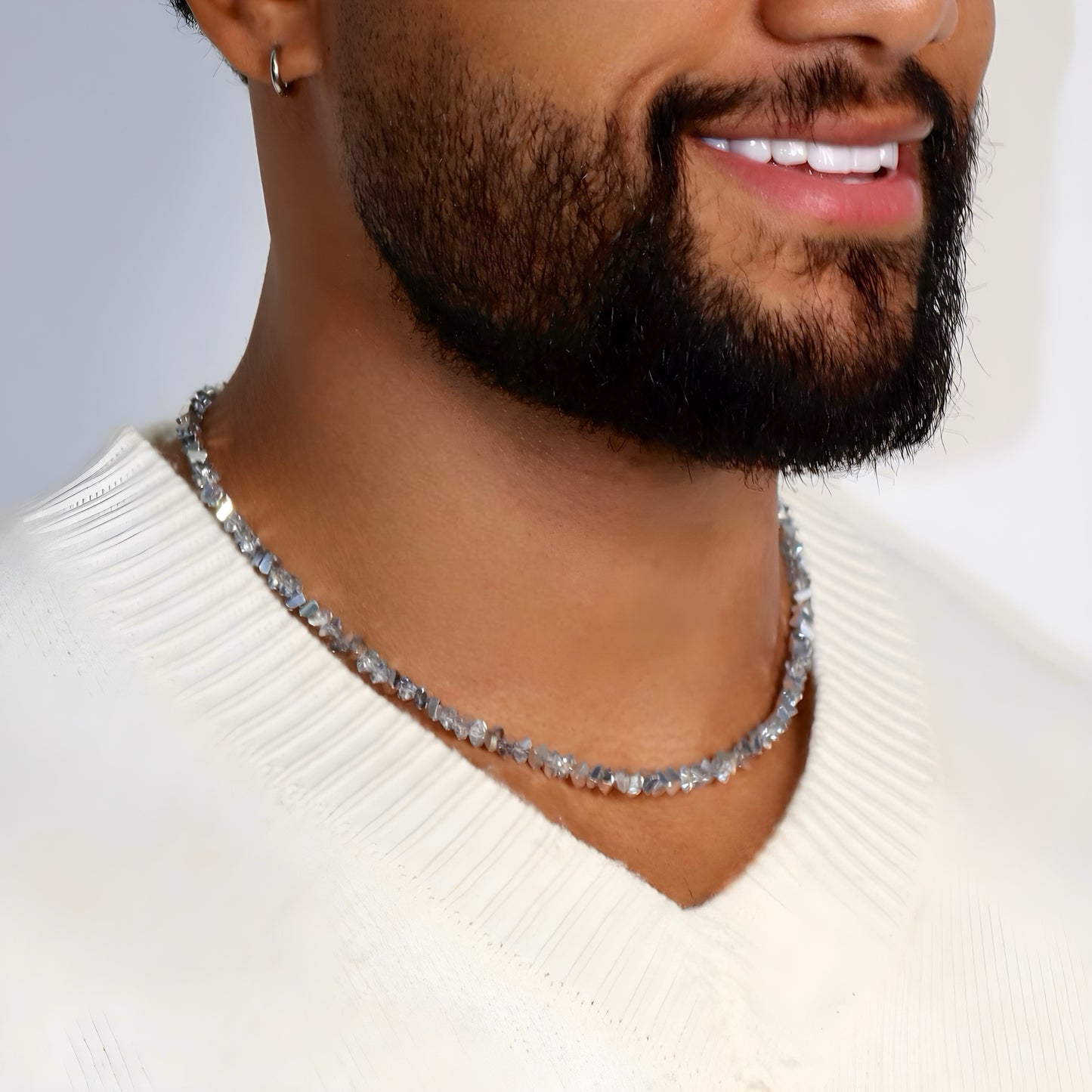 dazzling crystal necklace with elegant triangle-shaped cuts (D)