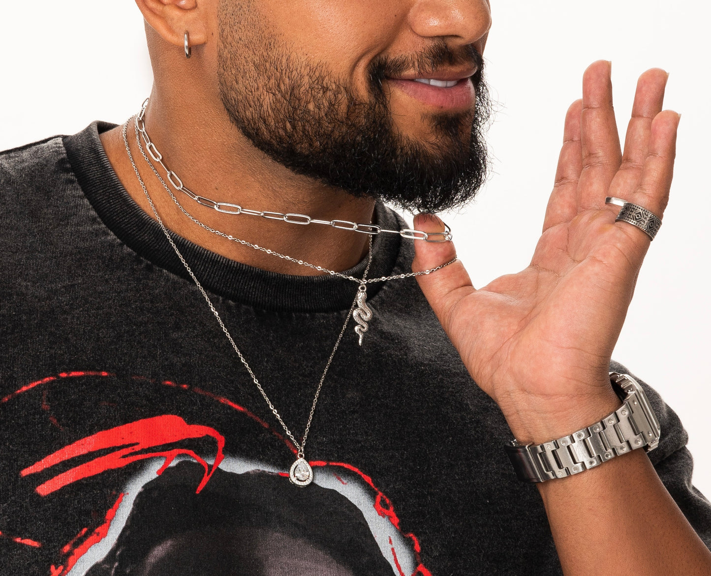 Silver-Tone Stainless Steel Necklace – Sleek & Durable